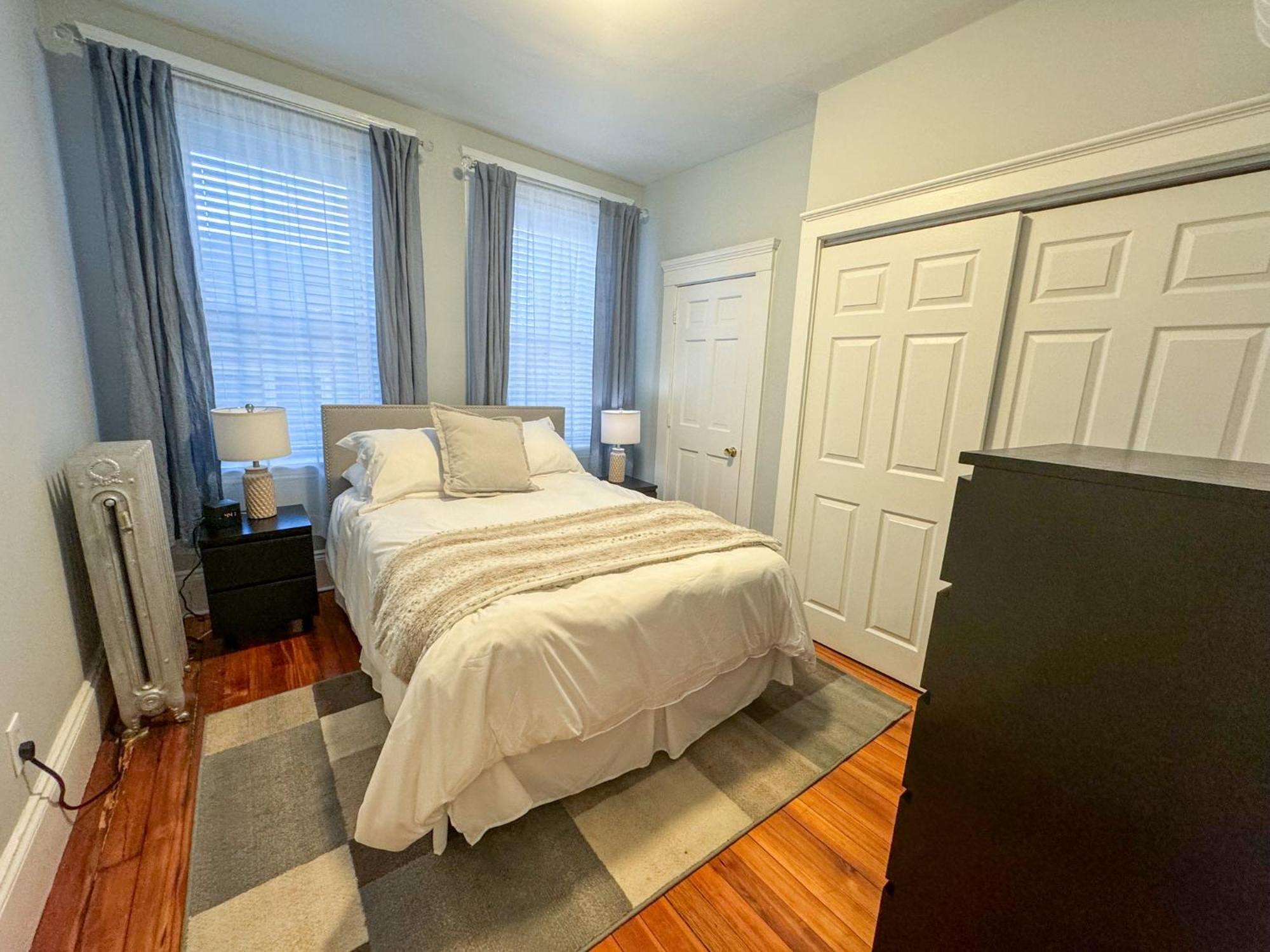 Appartamento Huge,3 Bed,2Bath,Public Transport,Boston,Sleeps 9 Brookline Esterno foto