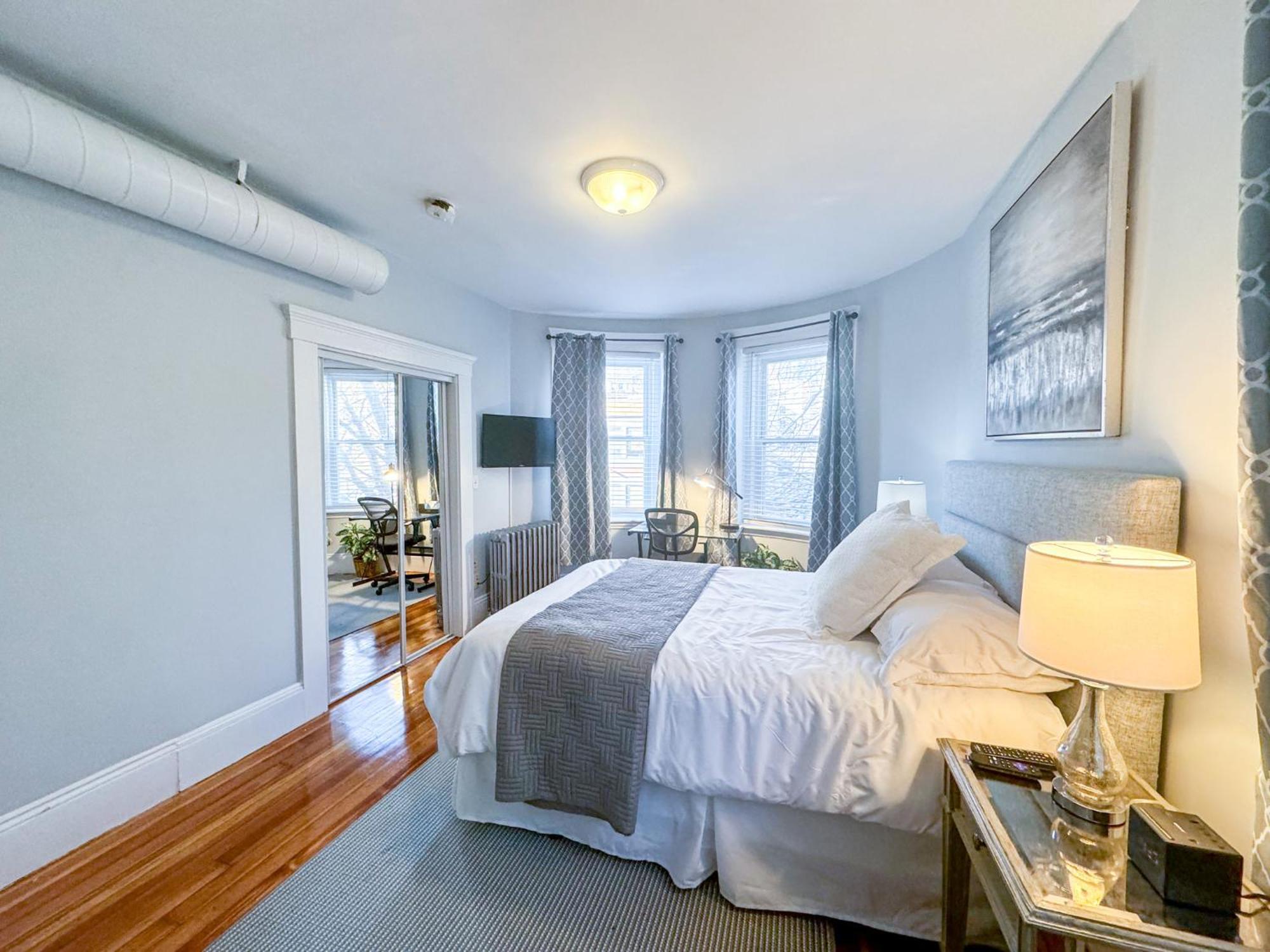 Appartamento Huge,3 Bed,2Bath,Public Transport,Boston,Sleeps 9 Brookline Esterno foto
